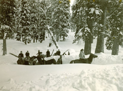 1945-Skiing2-416x308.jpg