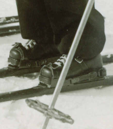 1936 Ski boots